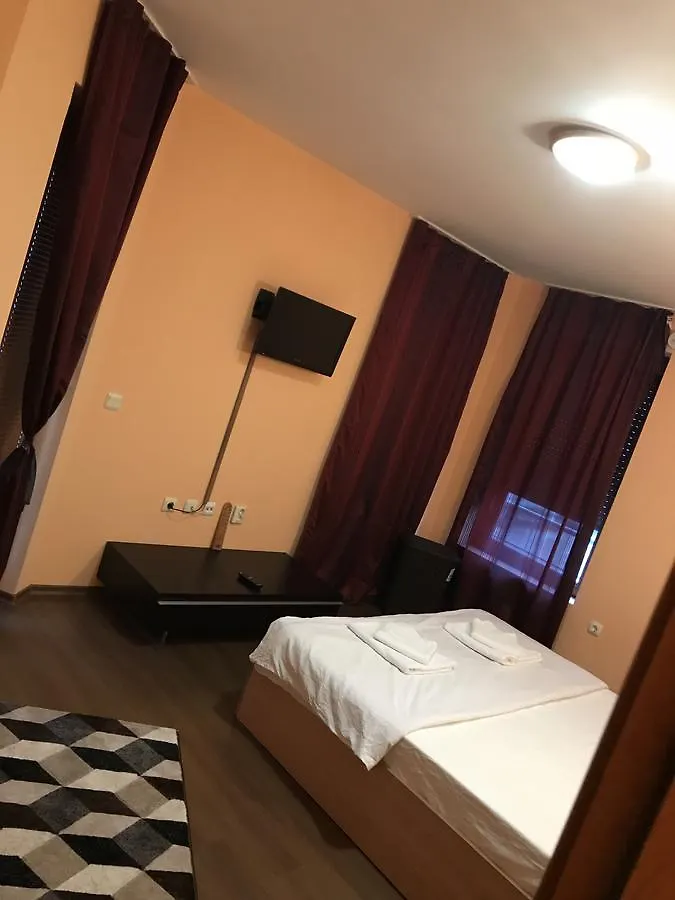 Apartment Perushtiza 3